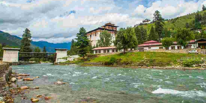 bhutan_paro-dzong-monastery.jpg.pagespeed.ce.WSD10Fx0HA