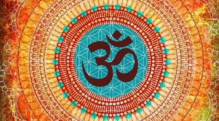 mantra_shreem-brzee-mantra-om-brzee-namaha-meaning-and-chanting-benefits