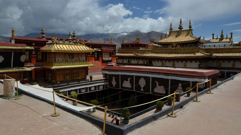 Nét độc đáo trong kiến trúc, tạo hình và phối hợp màu sắc của Đại Chiêu Tự. Tất cả đều in đậm dấu ấn riêng biệt, đặc trưng của nền văn minh Tây Tạng