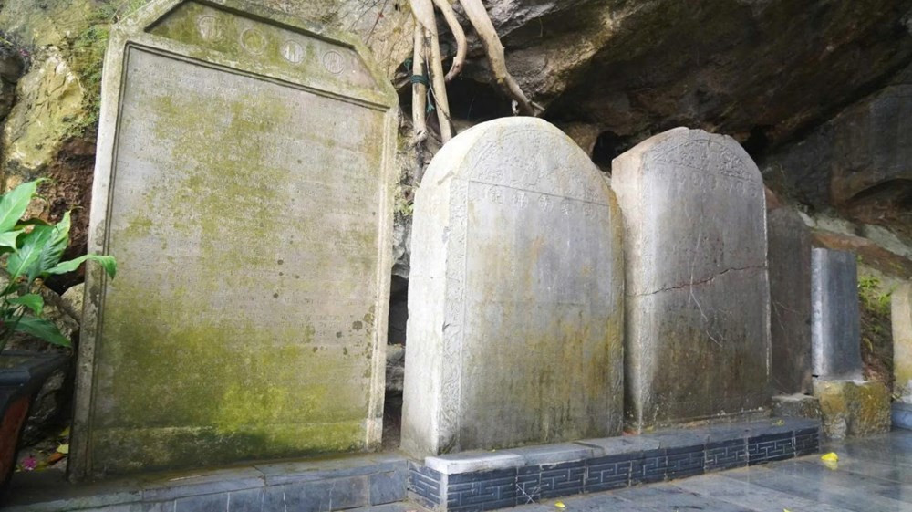 Bộ tranh khắc ma nhai 18 vị La Hán tại động Liên Hoa, chùa Phong Phú, phường Tây Hoa Lư, tỉnh Ninh Bình.